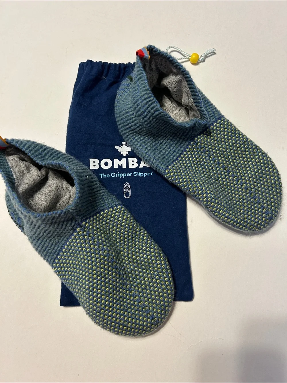 Bombas Blue Yellow Knit Gripper Slippers Unisex XL 13 - 15 Travel Lounge Comfy